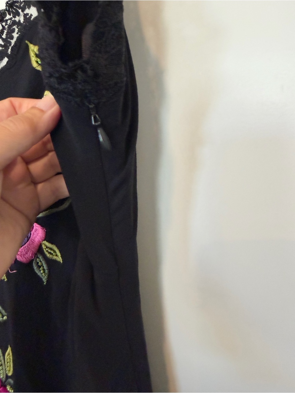 Cache Y2K 100% Silk Slip Dress Black Floral Embroidered Asymmetrical Hem Size M - Picture 7 of 14